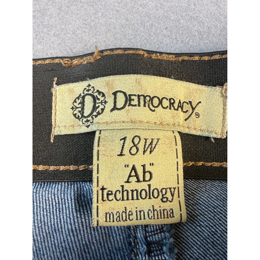 Democracy Ab Technology Dark Wash Distressed Cropped Jeans Womens 18W Blue - Picture 4 of 5